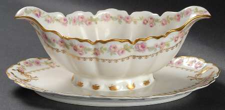 Schleiger 526 Gravy Boat with Attached Underplate