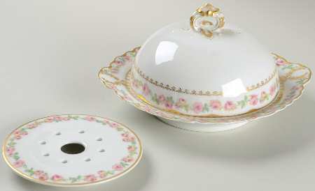 Schleiger 526 Round Covered Butter with Strainer