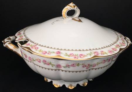 Schleiger 526 Tureen &  Lid