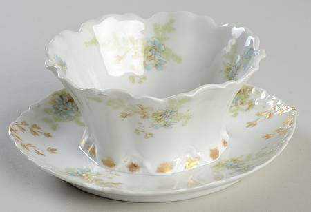 Schleiger 52b Gravy Boat with Attached Underplate