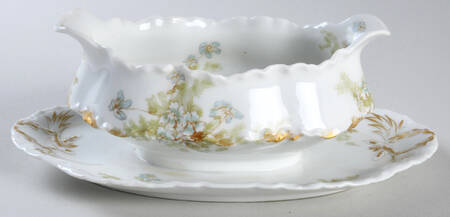 Schleiger 52b Gravy Boat with Attached Underplate