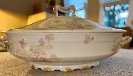 Schleiger 52q Oval Covered Vegetable