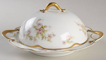 Schleiger 53 Round Covered Butter with Strainer