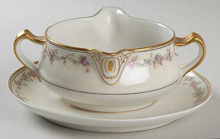 Schleiger 538 Gravy Boat with Attached Underplate