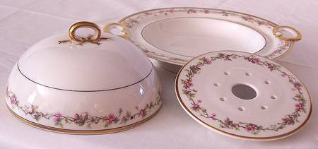 Schleiger 538 Round Covered Butter with Strainer