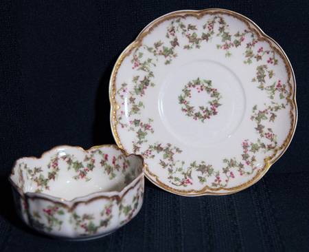 Schleiger 543 Ramekin & Saucer Set