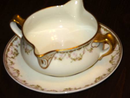 Schleiger 544 Gravy Boat with Attached Underplate