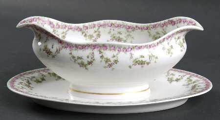 Schleiger 547 Gravy Boat with Attached Underplate