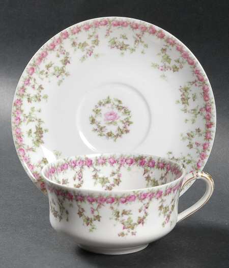 Schleiger 547 Flat Cup & Saucer Set