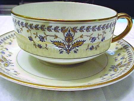 Schleiger 553 Footed Cup & Saucer Set