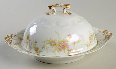 Schleiger 57 Round Covered Butter with Strainer
