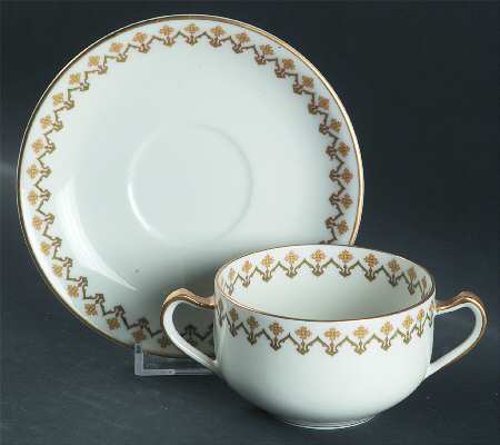 Schleiger 570 Flat Bouillon Cup & Saucer