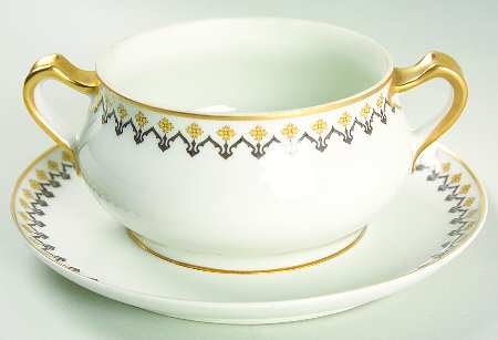 Schleiger 570B Gravy Boat with Attached Underplate