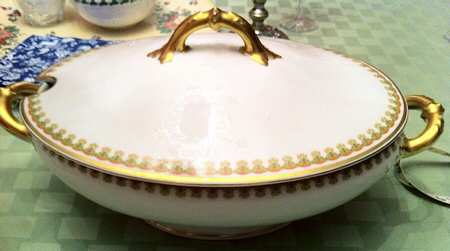 Schleiger 575 Tureen &  Lid