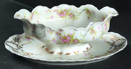 Schleiger 57A Gravy Boat with Attached Underplate