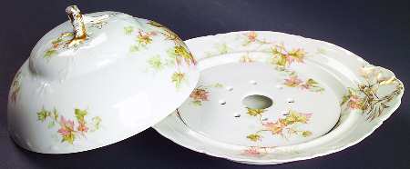 Schleiger 60A Round Covered Butter with Strainer