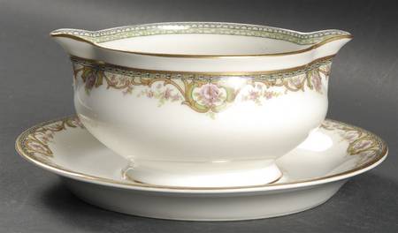 Schleiger 614a Gravy Boat with Attached Underplate