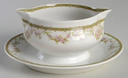 Schleiger 615 Gravy Boat with Attached Underplate