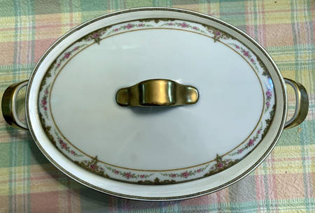 Schleiger 618 Oval Covered Vegetable
