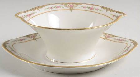 Schleiger 618 Gravy Boat with Attached Underplate