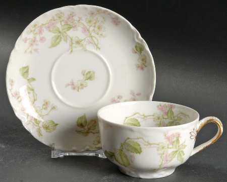 Schleiger 62 Flat Cup & Saucer Set