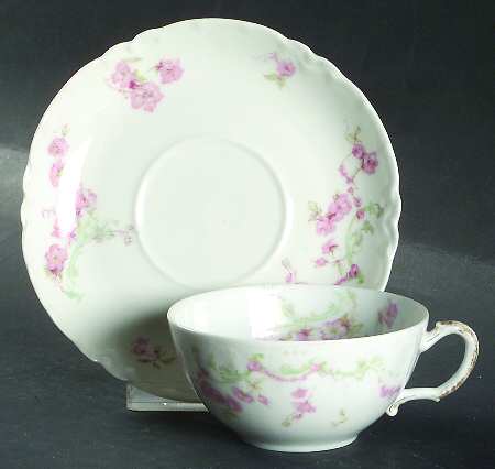 Schleiger 63 Flat Cup & Saucer Set