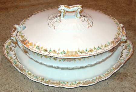 Schleiger 630a Sauce Boat with Attached Underplate