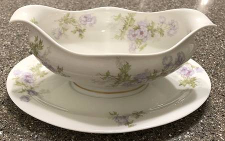 Schleiger 64f Gravy Boat with Attached Underplate