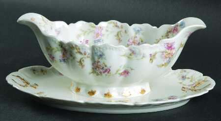 Schleiger 659 Gravy Boat with Attached Underplate by Haviland