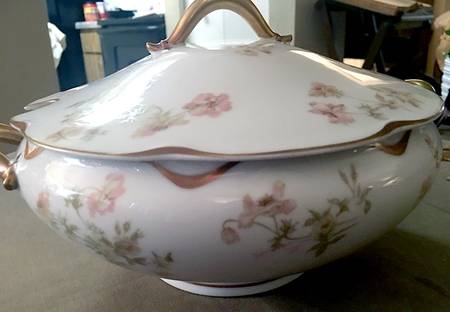 Schleiger 660F Tureen &  Lid
