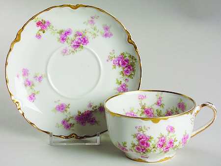 Schleiger 67v Flat Cup & Saucer Set