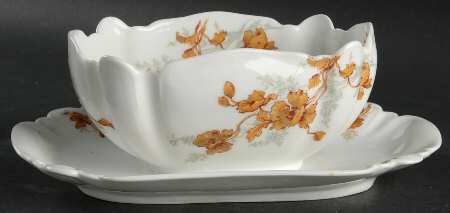 Schleiger 685 Gravy Boat with Attached Underplate