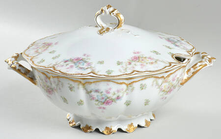 Schleiger 72 Tureen &  Lid