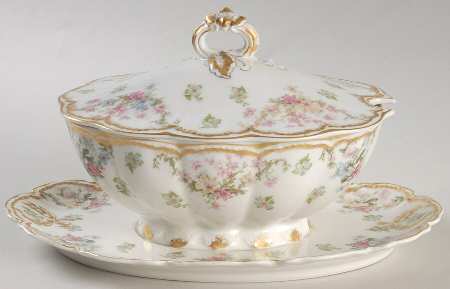 Schleiger 72 Gravy Boat w/Attached Underplate & Lid