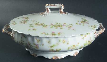 Schleiger 74 Round Covered Vegetable