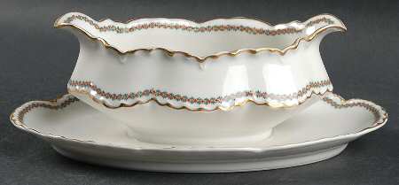 Schleiger 765 Gravy Boat with Attached Underplate
