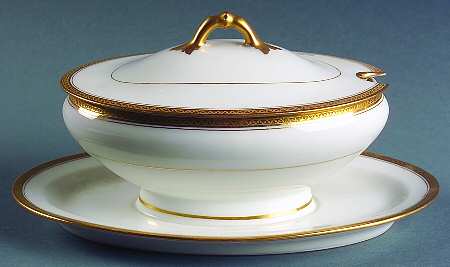Schleiger 776 Gravy Boat w/Attached Underplate & Lid