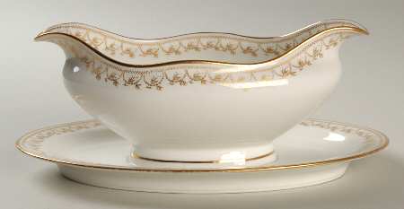 Schleiger 780 Gravy Boat with Attached Underplate