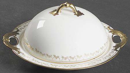 Schleiger 780 Round Covered Butter with Strainer