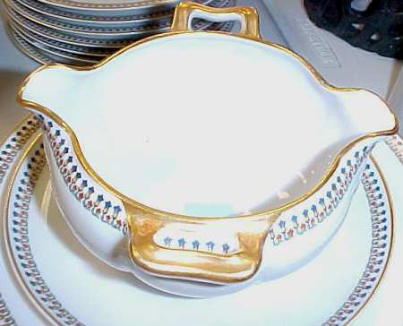 Schleiger 784a Gravy Boat with Attached Underplate