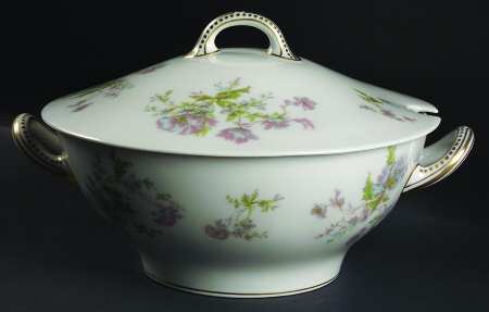 Schleiger 79 Tureen &  Lid