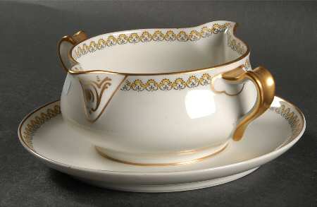 Schleiger 796 Gravy Boat with Attached Underplate
