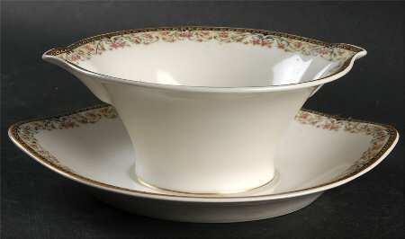 Schleiger 858 Gravy Boat with Attached Underplate