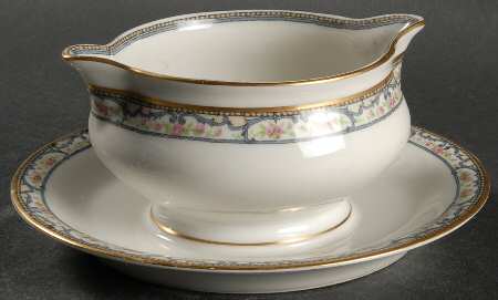 Schleiger 859 Gravy Boat with Attached Underplate