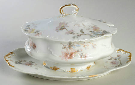 Schleiger 86 Gravy Boat w/Attached Underplate & Lid