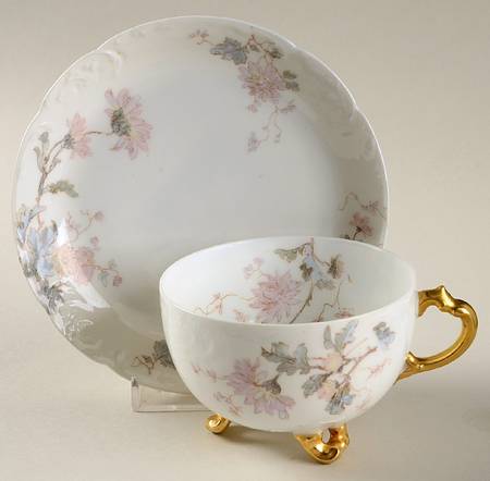 Schleiger 86 Footed Cup & Saucer Set