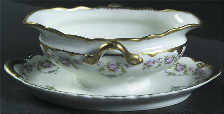 Schleiger 877 Gravy Boat with Attached Underplate