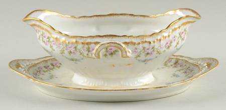 Schleiger 877C Gravy Boat with Attached Underplate