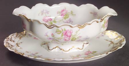 Schleiger 87D Gravy Boat with Attached Underplate