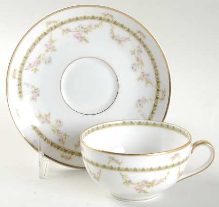 Schleiger 883 Flat Cup & Saucer Set